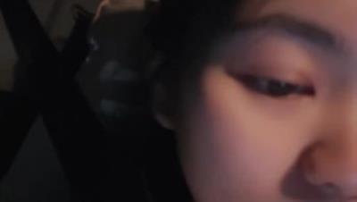 03年失业返乡的女大学生【小秘书】每天自慰给大哥们看，快乐赚钱养活自己的一天，极品粉嫩无毛粉穴