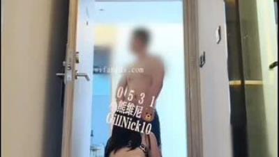 山东绿帽癖【小气质夫妇小熊维尼】9月最新线下约啪露出露出的快感 激情车震 给男人自慰 消防通道自慰喷水做爱