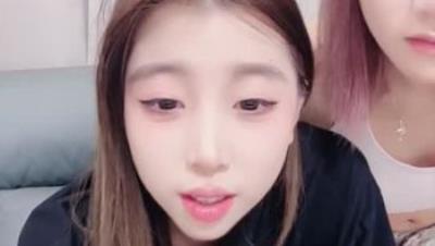 群P淫乱盛宴『小艺同学』细枝挂硕果 一群白白嫩嫩的妹子看着都养眼 淫声荡语环绕 男人终极梦想盛宴(2V)