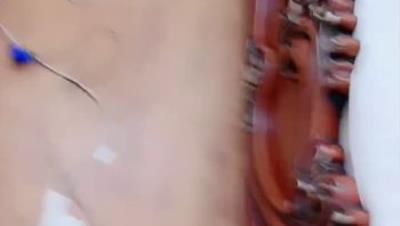 群P淫乱盛宴『小艺同学』好姐妹就要一起被操，围成一圈翘起小屁股被后入，看小姐妹被操的淫荡模样