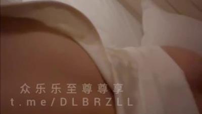 艺考行业从业者「大黄鹅」只约女大艺术生嫩妹，与紫衣女孩酒店楼梯间刺激后入