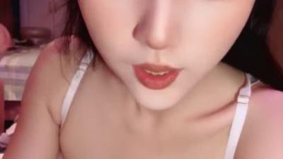 【菠萝吹吹】超美校花! 母狗属性主动吃鸡舔脚骑乘 啪啪内射 喝尿 太爽啦 叫声很销魂 (3)