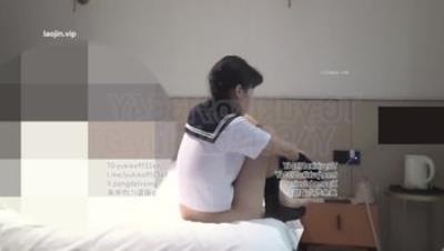 【胖爷的奇妙之旅】千元SVIP门槛(11)，约炮学生妹，完美露脸，听话的换上制服，床边爆操嫩穴爽炸了