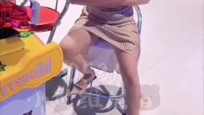 山东绿帽癖【小气质夫妇小熊维尼】9月最新线下约啪露出露出的快感 激情车震 给男人自慰 消防通道自慰喷水做爱 (4)