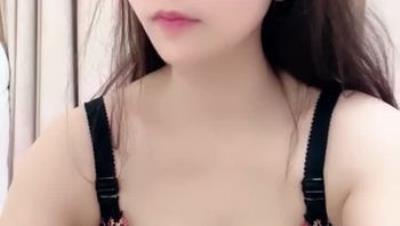 【你的月月呀】极品御姐雪白裸体 道具妖娆自慰 后入骑乘流淫水 秒射