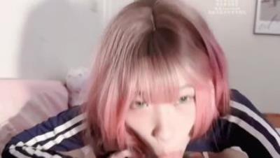 漂亮的符文战士阿璃。电竞椅上又自慰给粉丝看，跟男友日常啪啪。2V-2『阿璃Ahri』9月17日更新