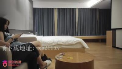 杏吧李白7-约了一个娇小可爱的小萝莉，刚下海什么都不会，重在听话让干嘛就干嘛，直接抱起来干她