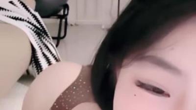 ️ 新人大长腿御姐【小猫用户】性感内衣极品身材全身雪白美乳嫩穴大屌自慰高潮 吃鸡 满嘴流液 相当诱惑