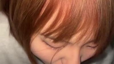 20岁四川学生妹，完美露脸，最浓情蜜意的时候被拍下来，C罩杯美乳，推荐一撸