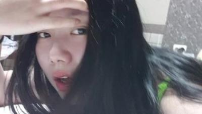 云盘高质露脸泄密！白皙高颜值竹笋乳美女与男友性爱自拍，超清4K画质