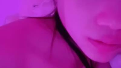 【系小狗】超可爱萌妹又来了 十个眼镜九个骚是真没错 极品小妞 无套啪啪 道具喷水~我爱了 (1)