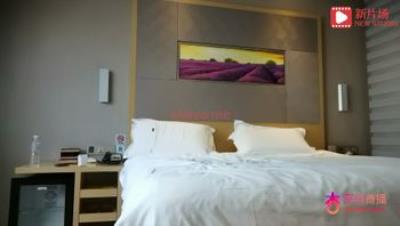 杏吧花棍哥1-约操06年白嫩小姐姐，服务态度挺好什么姿势都配合