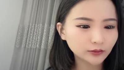 新品福利，狼粉疯狂舔屏，F号天然豪乳御姐【叶姿】换衣露奶露逼诱惑，这对车大灯简直太顶了