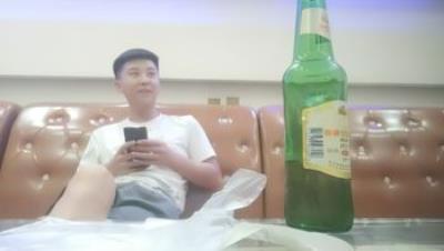 歌厅探花陈先生_啪啪第一场丰满公主妹，唱完歌带去酒店啪啪