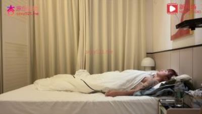 杏吧鬼脚七16-3000约的18岁邻家小妹，年轻的肉体一脸稚嫩