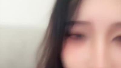 【菠萝吹吹】小兔子张张! 纯欲母狗校花 奶子很正圆而美 性感开档情趣服 主动吃鸡无套啪啪 内射 (3)