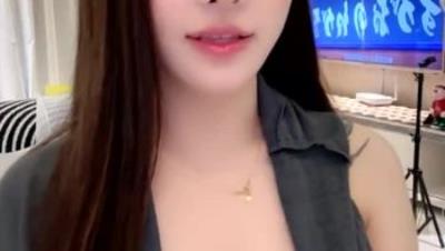 巨乳女神 顶级尤物【炸土豆】超大巨乳 神仙级身材 长腿翘臀粉嫩骚逼 双道具自慰潮喷 爽麻了 (3)