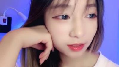 清纯学生妹下海【小铃铛很乖】可爱女学生~黑丝美腿~鲍肥多汁怼屏自慰道具狂插喷水 2(5V)