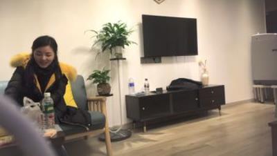 熟女探花_极品眼镜人妻，紧身牛仔裤身材火辣，超近距离口交啪啪看点满满