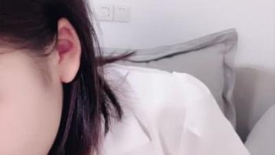 超清纯校花嫩妹『源源baby』高挑身材超高颜值，清纯淫靡并存，轻轻一操就喷水 清纯面庞超反差 7(V)