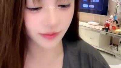 巨乳女神 顶级尤物【炸土豆】超大巨乳 神仙级身材 长腿翘臀粉嫩骚逼 双道具自慰潮喷 爽麻了 (2)