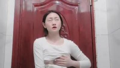 最新快手泄密！露脸性瘾小母狗【鱼菜菜】定制私拍，3P啪啪口爆吞精自慰喷水，母狗属性拉满