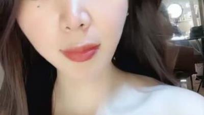 漂亮到人发狂！气质御姐【婉儿】最新下海福利，制服脱衣秀，椅子上狂插，淫水汪汪的