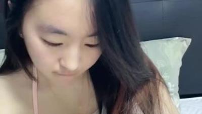 新人小妹妹，刚下海！【软软吖】，妹妹发育的真好，清纯乖乖女类型，少女的玉体美感十足