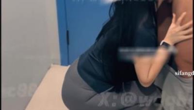 瑜伽女神完整版26分钟，妹子是真的顶，奶头是真的粉嫩，内部至尊群