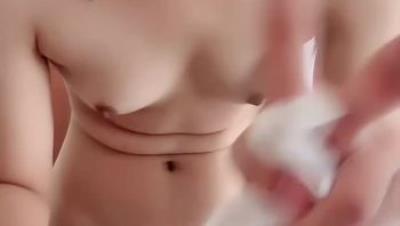 女大学生被干了 【05女大】好纯的大学生妹 掰穴自慰流白浆 逼好小 极品蜜桃臀被大屌无套猛干 (1)