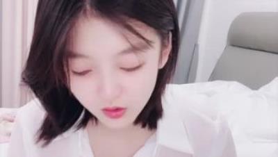 超清纯校花嫩妹『源源baby』高挑身材超高颜值，清纯淫靡并存，轻轻一操就喷水 清纯面庞超反差 5(2V)