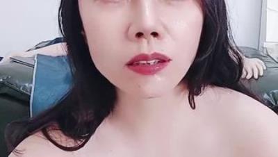 【氛围感拉满】顶级欲姐 超强尺度抠逼道具狂鲁自慰 高潮痉挛