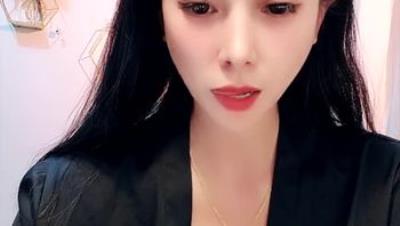 女人味十足，长发气质御姐【豆奶泡泡花】身材太炸裂了，表里不一道具自慰，又骚又反差