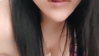 寂寞的幼师深夜兼职赚外快，全程露脸听狼友指挥大秀直播，跳蛋塞逼里自慰呻吟，掰开看特写淫声荡语不断好骚