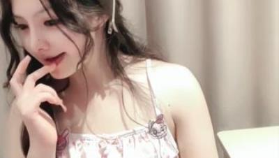 正点校花拉闺蜜下海双修【1点萝】双女神尺度全开 黑丝嫩穴太养眼 骚舞叠罗汉道具自慰 (6)