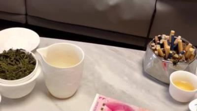 【精品乱伦】奶气草莓 - 表姐家玩真心话大冒险 输了没钱撅起屁股抵账 小穴都被操出白浆了 真是完美的肉体 原创高清