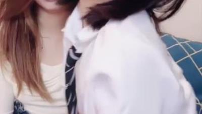 火爆人气尤物【鸡巴掉了】世纪大混战无与伦比精彩绝伦的5P大战 啪啪体射操喷 干湿床单源源3姐妹混战猛男 (1)