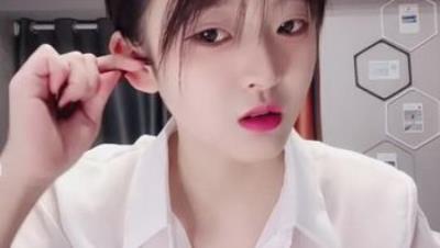 裸舞诱惑【源源baby】群P女神校花回归~漂亮妹妹3P被多男一直干到天亮 2(5V)