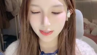 兄弟们 舞蹈女神 超级漂亮【西宝宝】美乳圆而挺 大长腿美脚 刮毛嫩穴 裸舞 道具自慰 狂撸 (2)