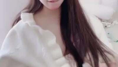 新人清纯学妹下海 惊现处女逼【小梨宝宝】通体粉白 刮毛 柔穴 自慰 好棒 (2)