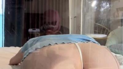 顶级网红御姐『沈思缪 Tinaislove』财团的玩物，又是万人粉丝直播现场。这苗子你去干一天射10回都不过分