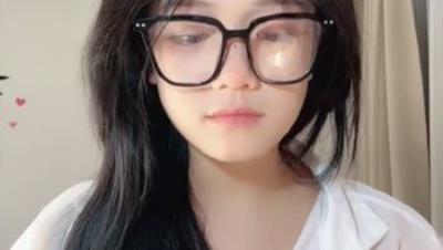 【e懒得喷】G奶女学生 极品身材 短毛嫩穴  闺蜜吧啦同筐 裸舞  跳蛋大鸡巴自慰 爽喷水 (6)