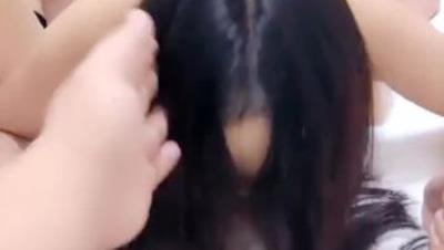 天花板颜值【悦悦】都是18，9岁的小女孩 身材没得说 白嫩细滑 要奶有奶 要腿有腿 淫乱啪啪4P (4)