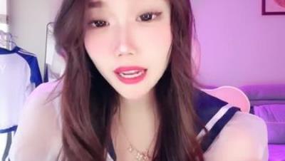 神级女神【董小姐】高端女神！模特身材~裸舞~道具自慰~白浆直流！08(5V)