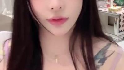 ️天然核弹爆乳女神！揉奶诱惑【炸土豆】完美颜值~淫液拉丝跳蛋自慰 4(5V)