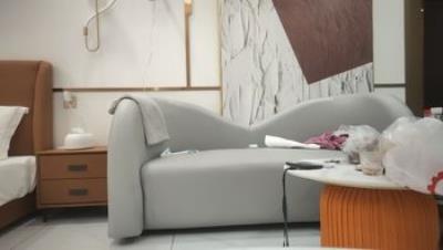 熟女探花_粉衣美少妇骚货，完美炮架身材，后入推车奶子晃动视角满满