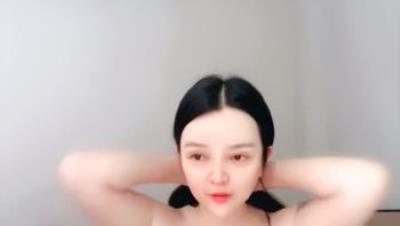 【小迪丽热巴巴】 西瓜一样的大奶子简直让人窒息又白又大又圆太美了男主疯狂吃奶舔脚舔逼 疯狂做爱 (2)