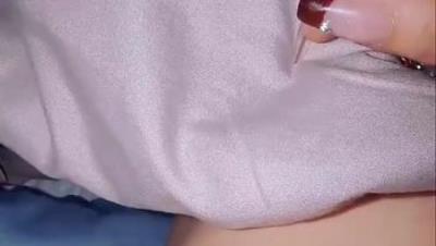 海角大神极品骚姐姐1-渔网上衣瑜伽裤被弟弟干到无法控制 没人在家弟弟溜进我房被操得正爽时家人回来了 (3)