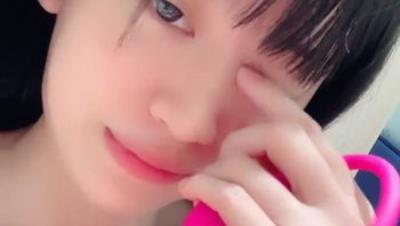 高颜校花级嫩妹【童话里的女孩】最新福利，外纯内骚萌萌哒美少女，露脸自玩双洞，待开发的极品小母狗