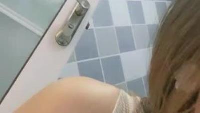 丝袜真空【户外金莲】勾搭钓鱼者 按摩技师扣穴私密舌吻 大奶骚逼毛毛浓厚 拼水吃鸡 (3)